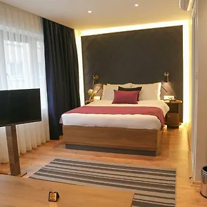 The Roomy Sisli Hotel