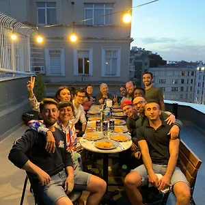 Le Banc Hostel