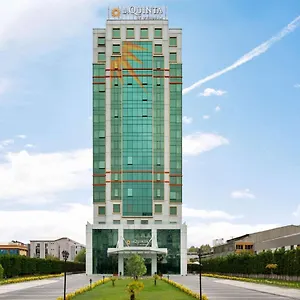 La Quinta By Wyndham Gunesli Hotel