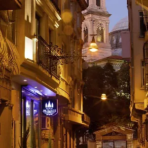 The Trinity Taksim - Special Category איסטמבול