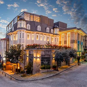 Amiral Palace Boutique Class Hotel